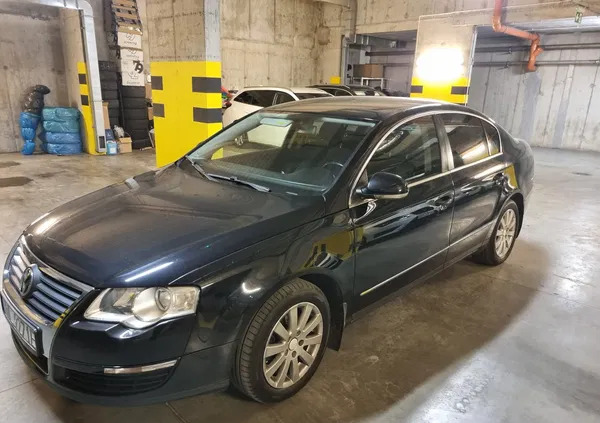 volkswagen Volkswagen Passat cena 15900 przebieg: 216000, rok produkcji 2006 z Ząbki